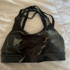 Lululemon sports bra - size 4 or small EXCELLENT CONDITION - new without tags